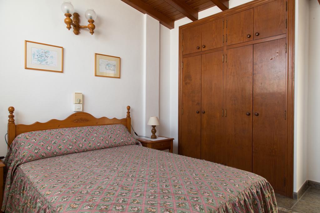 Hostal Rafalet Es Pujols Kültér fotó